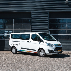 Personenbus met trekhaak (9 personen) Personenbus met trekhaak (9 personen)